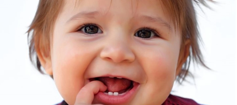 Imagem do post Nascimento de dentes em bebês dá febre? O que fazer para aliviar os sintomas? 