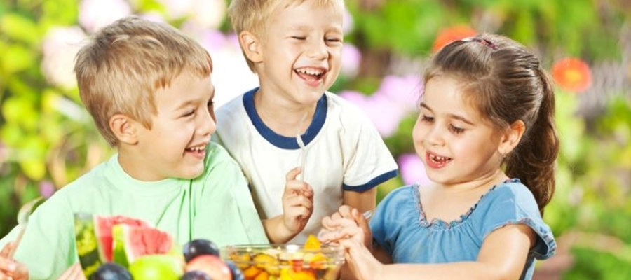 Imagem do post Frutas para crianças: saiba quando introduzi-las na alimentação!